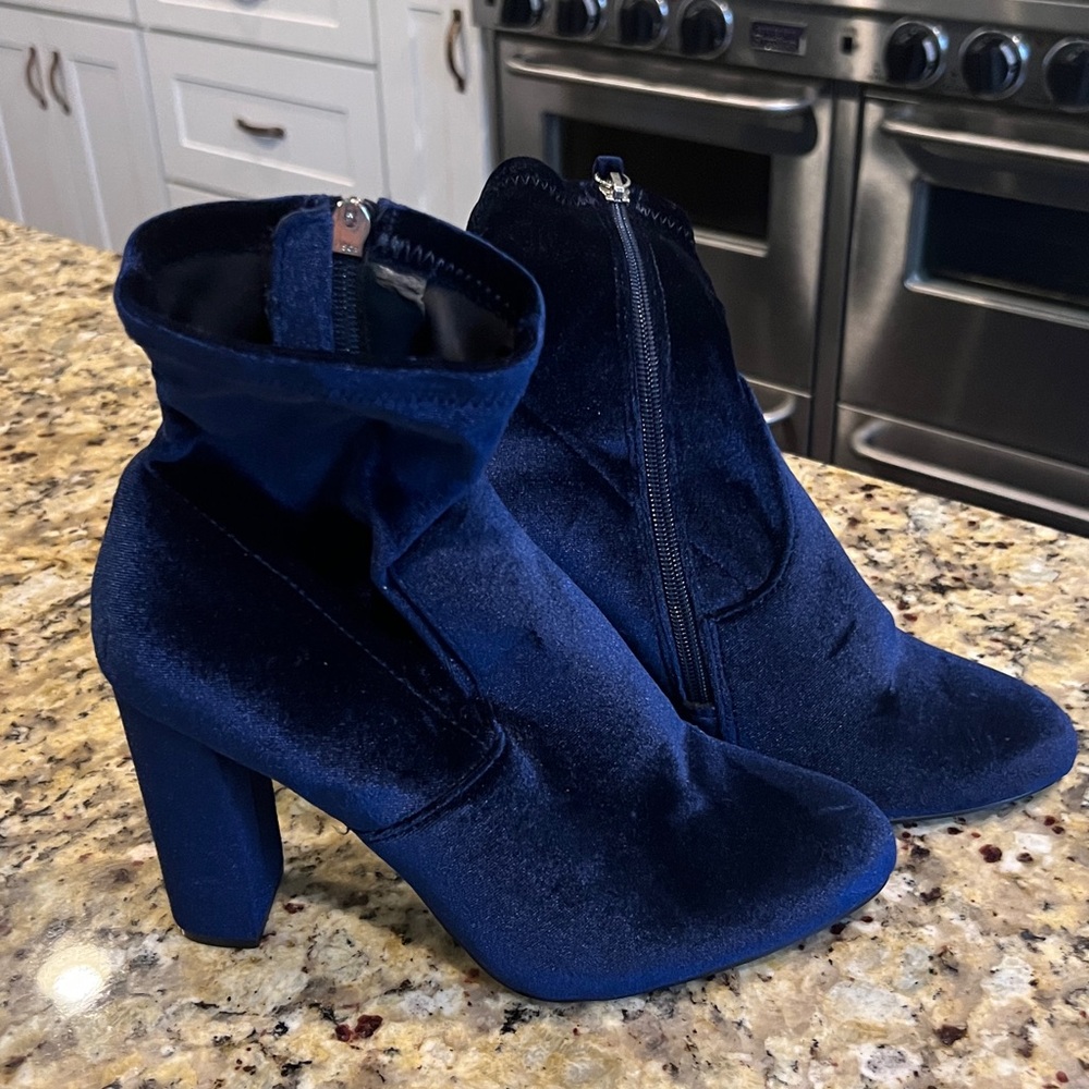 Steve Madden Women’s Navy Blue High Heel Ankle Boots 9M